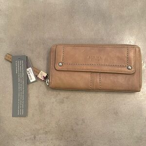 Perlina leather wristlet wallet